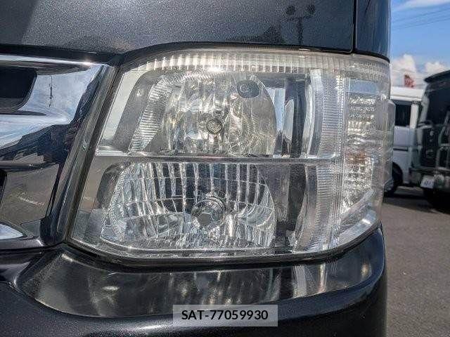 Toyota HIACE WAGON 2011-03 8207807-23