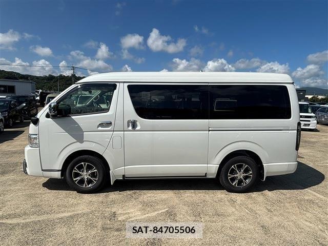 Toyota HIACE WAGON 2026-06 8207801-12