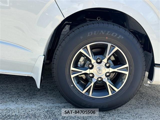 Toyota HIACE WAGON 2026-06 8207801-17