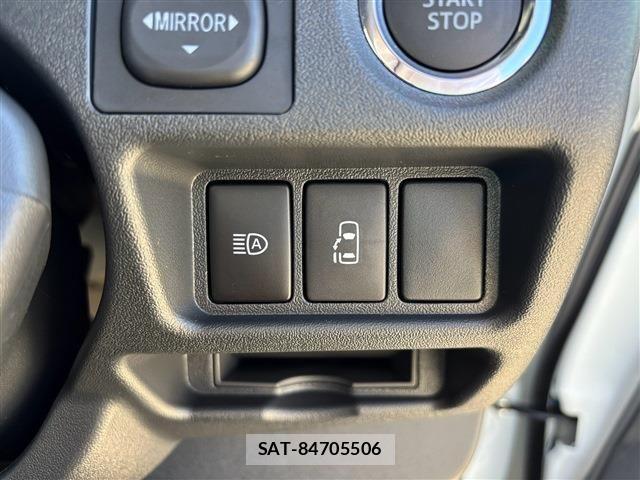 Toyota HIACE WAGON 2026-06 8207801-21