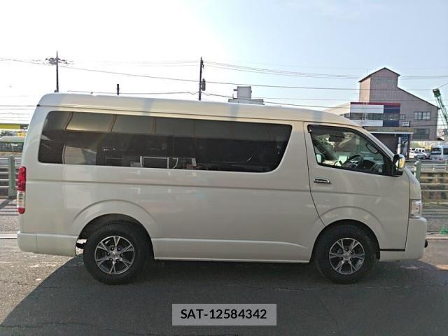 Toyota HIACE WAGON 2020-09 8207805-10