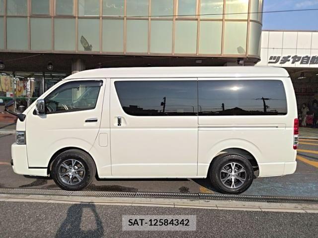 Toyota HIACE WAGON 2020-09 8207805-11
