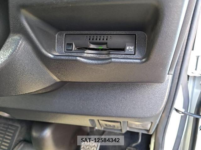 Toyota HIACE WAGON 2020-09 8207805-13