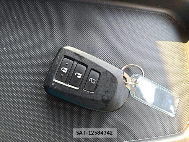 Toyota HIACE WAGON 2020-09 8207805-18