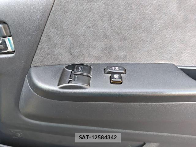 Toyota HIACE WAGON 2020-09 8207805-19