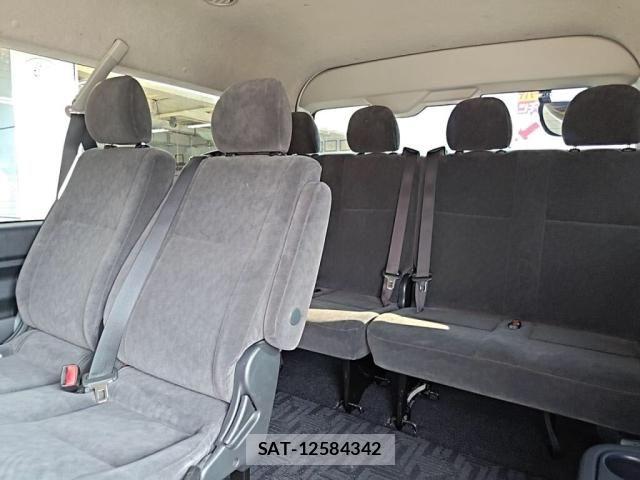 Toyota HIACE WAGON 2020-09 8207805-21