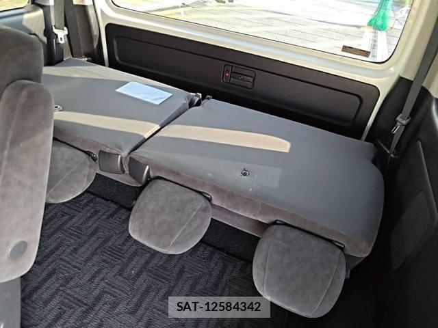 Toyota HIACE WAGON 2020-09 8207805-22