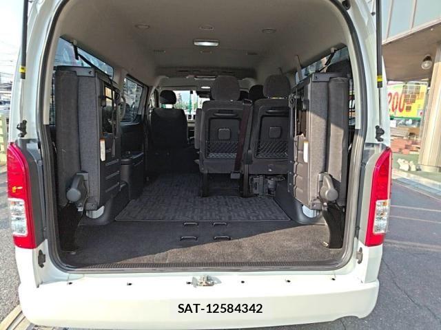 Toyota HIACE WAGON 2020-09 8207805-24