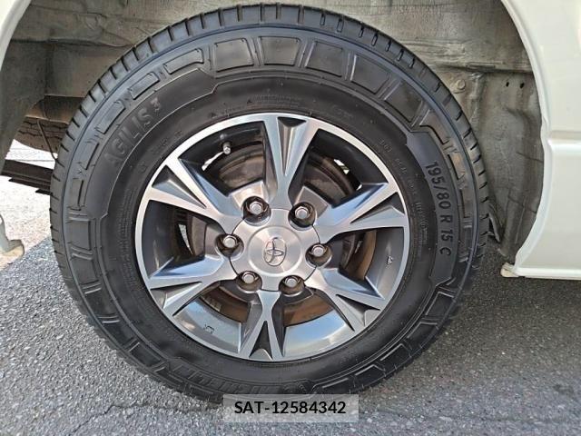 Toyota HIACE WAGON 2020-09 8207805-25