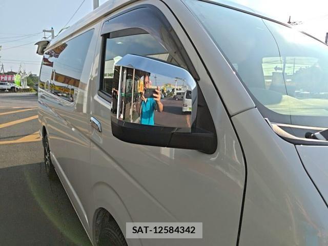 Toyota HIACE WAGON 2020-09 8207805-26
