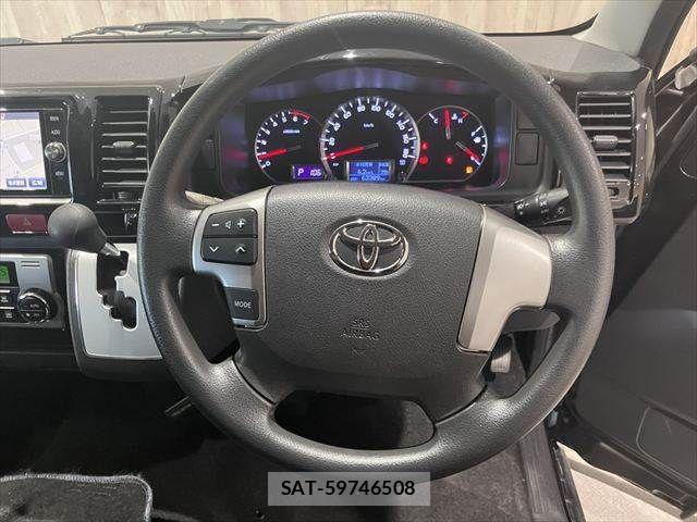 Toyota HIACE WAGON 2016-12 8207806-10