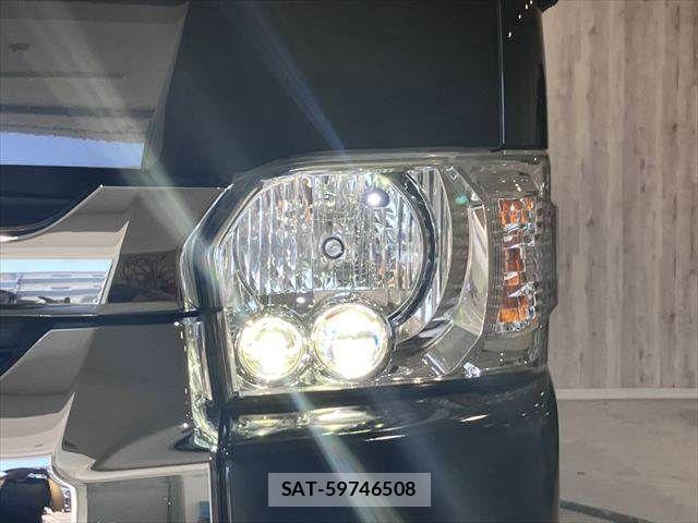 Toyota HIACE WAGON 2016-12 8207806-12
