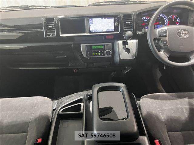 Toyota HIACE WAGON 2016-12 8207806-2