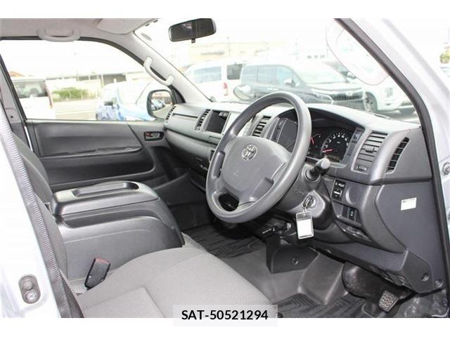 Toyota HIACE WAGON 2016-10 8230279-25