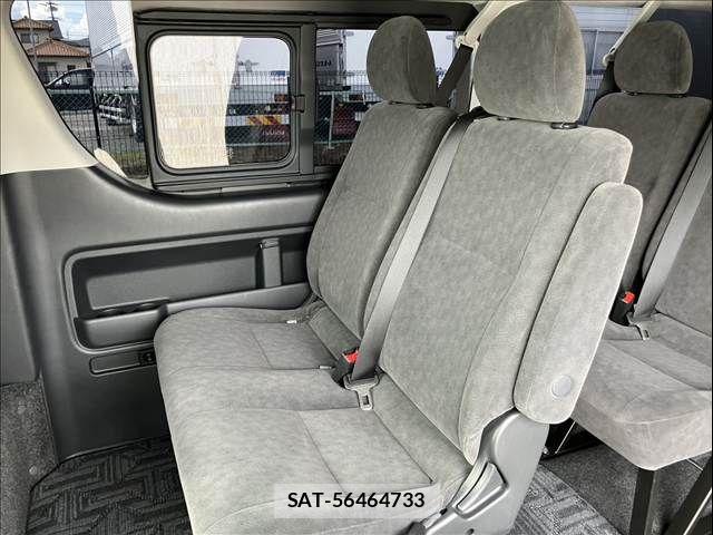 Toyota HIACE WAGON 2025-03 8245369-7