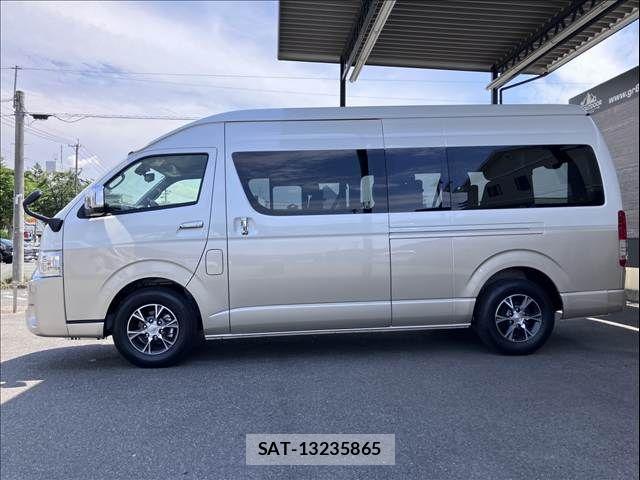 Toyota HIACE WAGON 2025-11 8245367-13