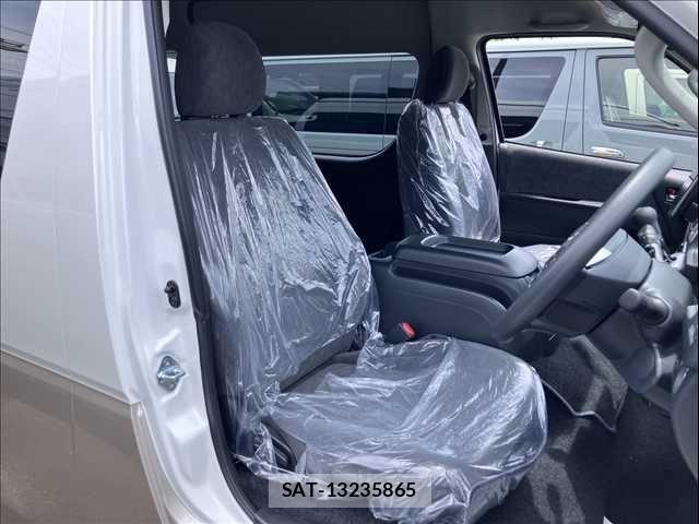 Toyota HIACE WAGON 2025-11 8245367-6