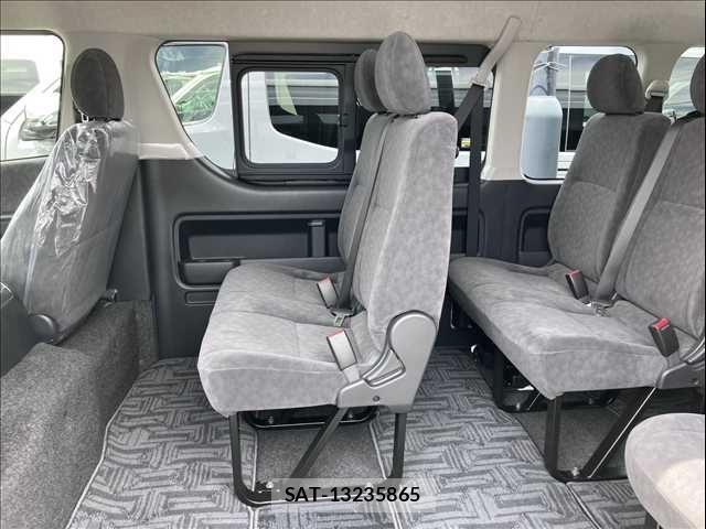 Toyota HIACE WAGON 2025-11 8245367-7