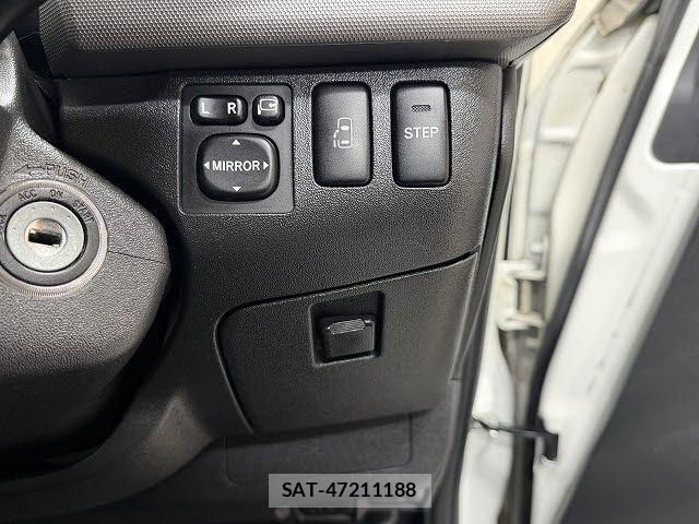 Toyota HIACE WAGON 2013-03 8245372-20