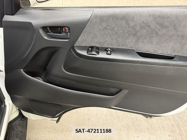 Toyota HIACE WAGON 2013-03 8245372-22