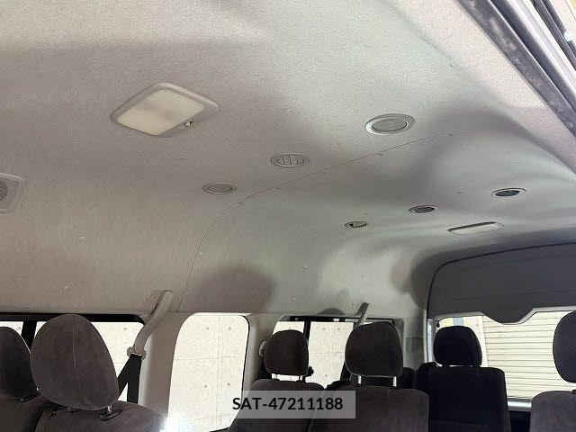 Toyota HIACE WAGON 2013-03 8245372-26