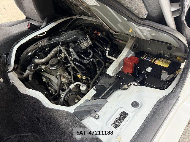 Toyota HIACE WAGON 2013-03 8245372-27