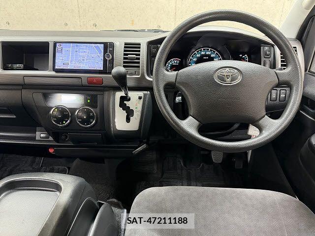 Toyota HIACE WAGON 2013-03 8245372-2