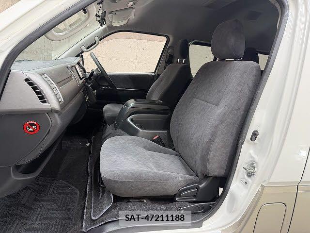 Toyota HIACE WAGON 2013-03 8245372-4
