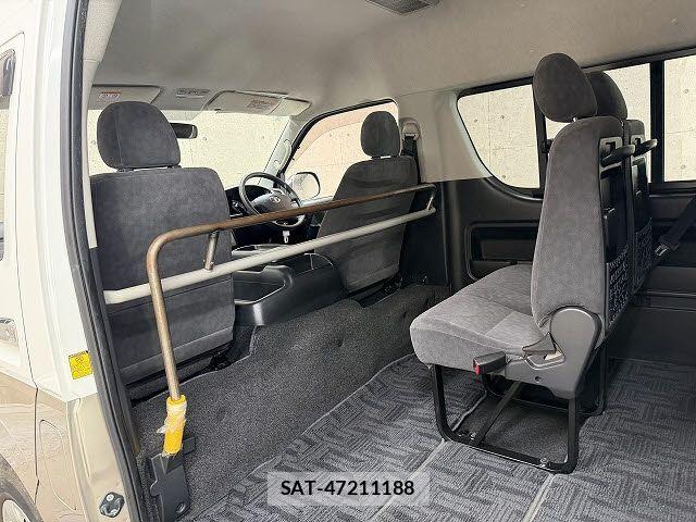 Toyota HIACE WAGON 2013-03 8245372-7