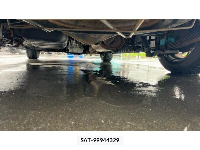Toyota HIACE WAGON 2013-04 8245376-11