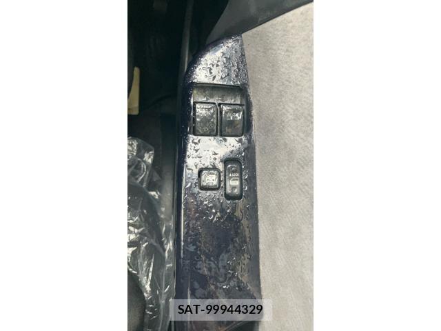 Toyota HIACE WAGON 2013-04 8245376-24