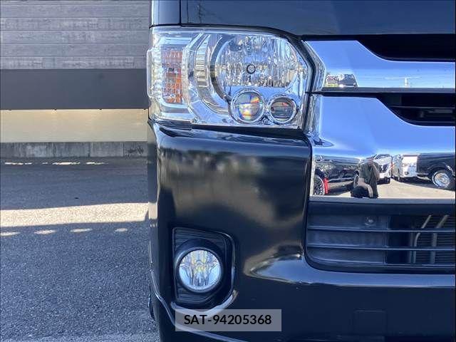 Toyota HIACE WAGON 2018-04 8245370-9