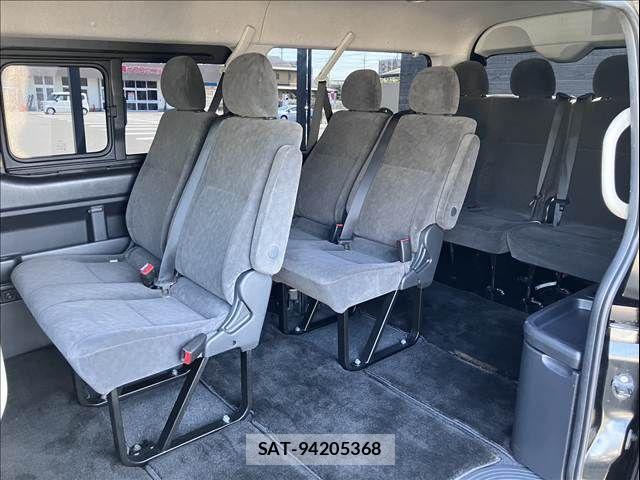 Toyota HIACE WAGON 2018-04 8245370-17