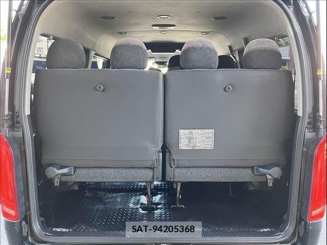Toyota HIACE WAGON 2018-04 8245370-19