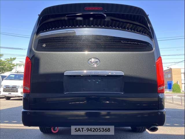Toyota HIACE WAGON 2018-04 8245370-2