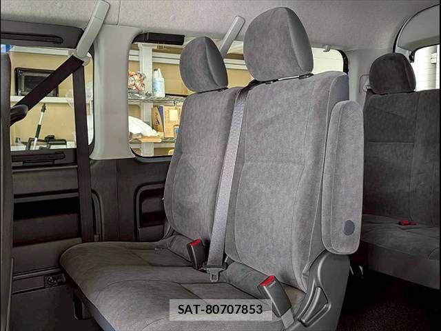 Toyota HIACE WAGON 2026-06 8245368-11