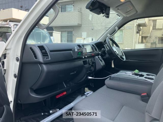 Toyota HIACE WAGON 2021-09 8245371-10