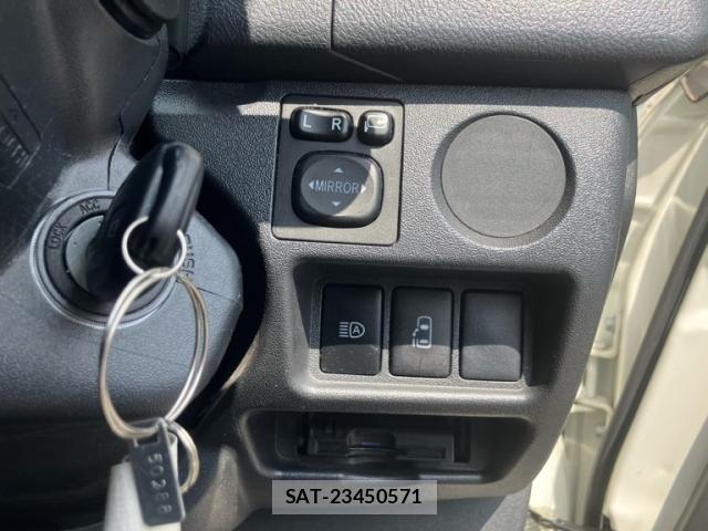Toyota HIACE WAGON 2021-09 8245371-16