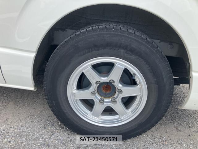 Toyota HIACE WAGON 2021-09 8245371-17
