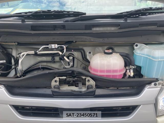 Toyota HIACE WAGON 2021-09 8245371-2