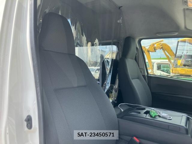 Toyota HIACE WAGON 2021-09 8245371-8