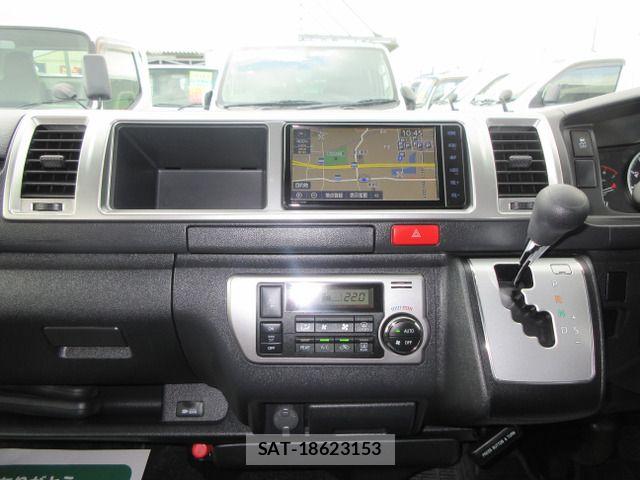Toyota HIACE WAGON 2021-09 8314713-12