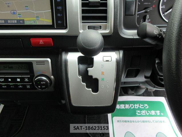 Toyota HIACE WAGON 2021-09 8314713-19