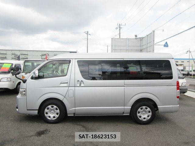 Toyota HIACE WAGON 2021-09 8314713-4