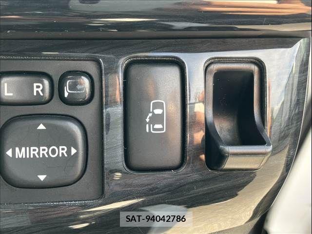 Toyota HIACE WAGON 2010-12 8314716-2