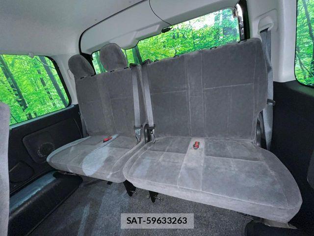Toyota HIACE WAGON 2023-04 8314711-11