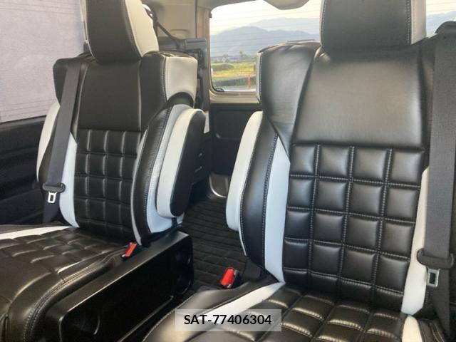Toyota HIACE WAGON 2018-02 8314712-13