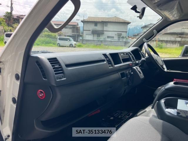 Toyota HIACE WAGON 2017-04 8314714-17