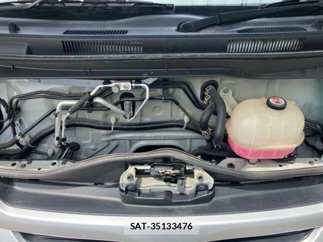 Toyota HIACE WAGON 2017-04 8314714-19
