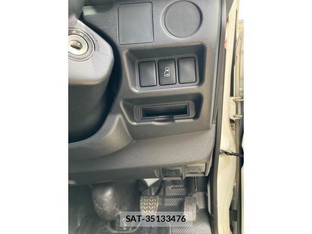 Toyota HIACE WAGON 2017-04 8314714-21